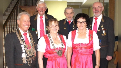 Die neuen Würdenträger des Schützenvereins Gemütlichkeit Tiefenbach: Manfred Scheid, Sepp Seebauer, Irma Zilk, Xaver Dietl, Barbara Seebauer und Johann Liegl (von links). <br><br> (Bild: Nikolaus Scherr)