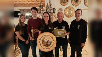 Gewinner der Preisschießen (v. l. n. r. Hannah Radlsteiner, Matthias Manner, Johanna Manner, Hans Manner, Hermann Lang) (Bild: Johanna Manner)