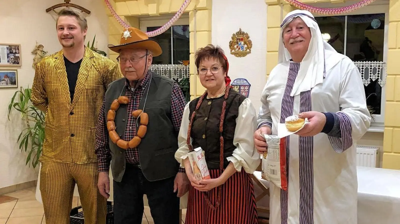 v.l.n.r. Schützenmeister Tobias Respondek, Josef Luschmann, Rosi Koller, Ludwig Spies bei der Siegerehrung (Bild: Johann Bauer)