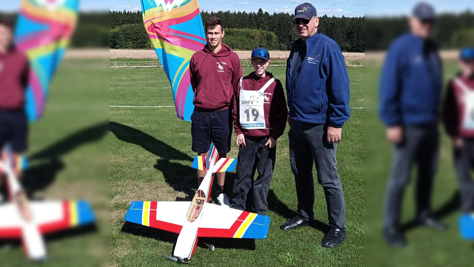 Martin Herbst zusammen mit Jugendwart Fabian Kummer links und Vereinsvorstand Ernst Herbst rechts (Bild: Ernst Herbst)