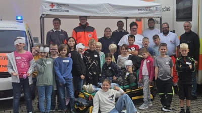 Ferienprogramm der First Responder Poppenricht: Kinder lernen Erste Hilfe. (Bild: Michael Reimelt)