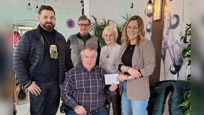 Spendenübergabe des VdK-OV-NEW an die Grundschule Neustadt. (Bild: Elisabeth Guldner)