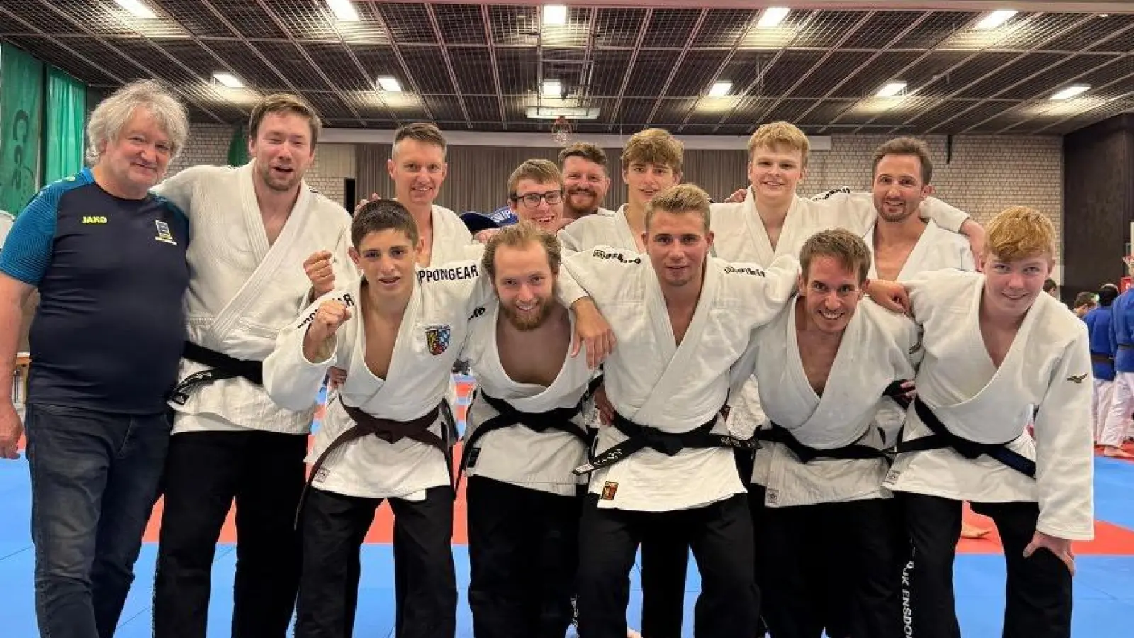 Landesligamannschaft DJK Ensdorf 2025 (Bild: Stefan Lösch)