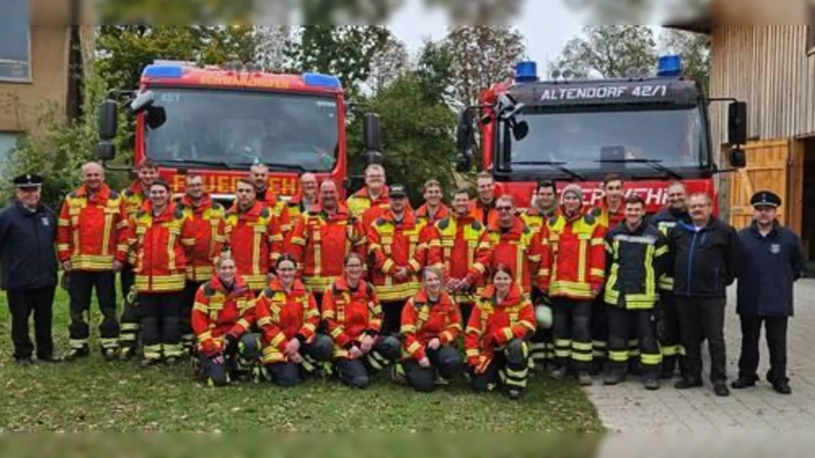 Gruppenfoto nach bestandener Prüfung. (Bild: Wolfgang Graf)