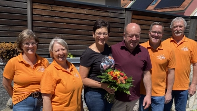 V.l. Kassier Beate Reil, 1. Vorsitzende Karin Stahl, Lisa Grießl, Albert Grießl, 2. Vorsitzender und Marktrat Bernd Reil, Marktrat Albert Gollwitzer. (Bild: Bernd Reil)
