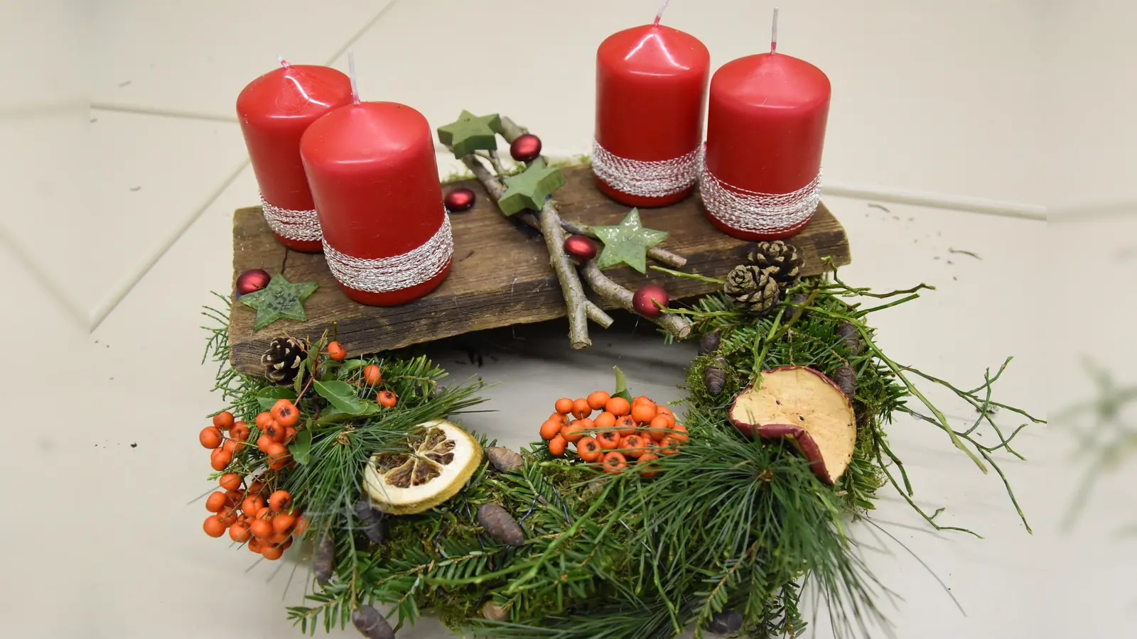 „Adventskranz einmal anders” (Bild: KuBZ)